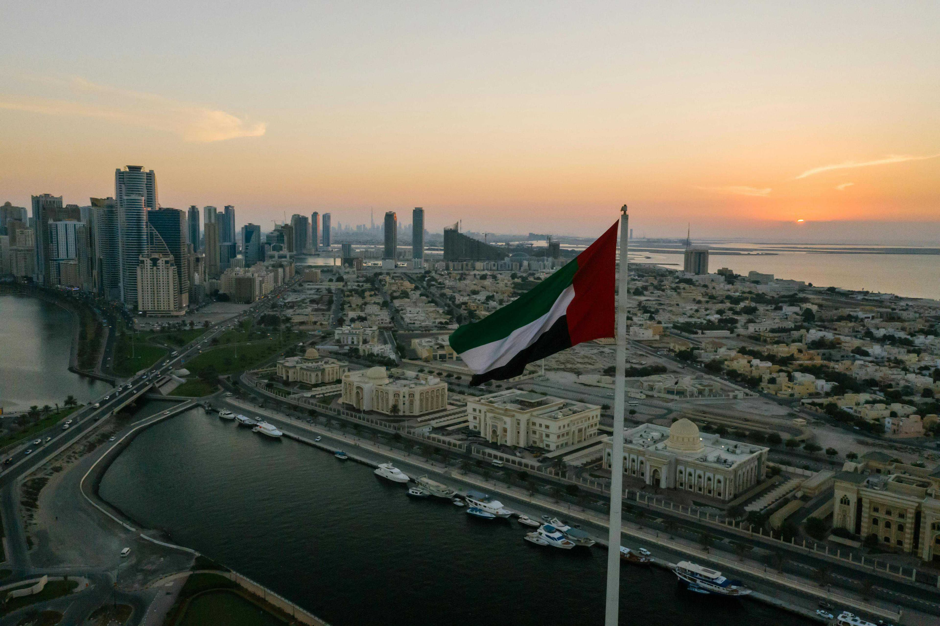 الإمارات تعلن تفكيك شبكة "إرهابية" ممولة من حزب الله وإيران