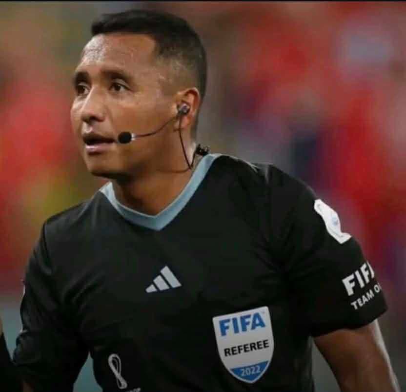إيفان بارتون حكما لمباراة المنتخب الوطني وبوليفيا بنهائي الملحق العالمي