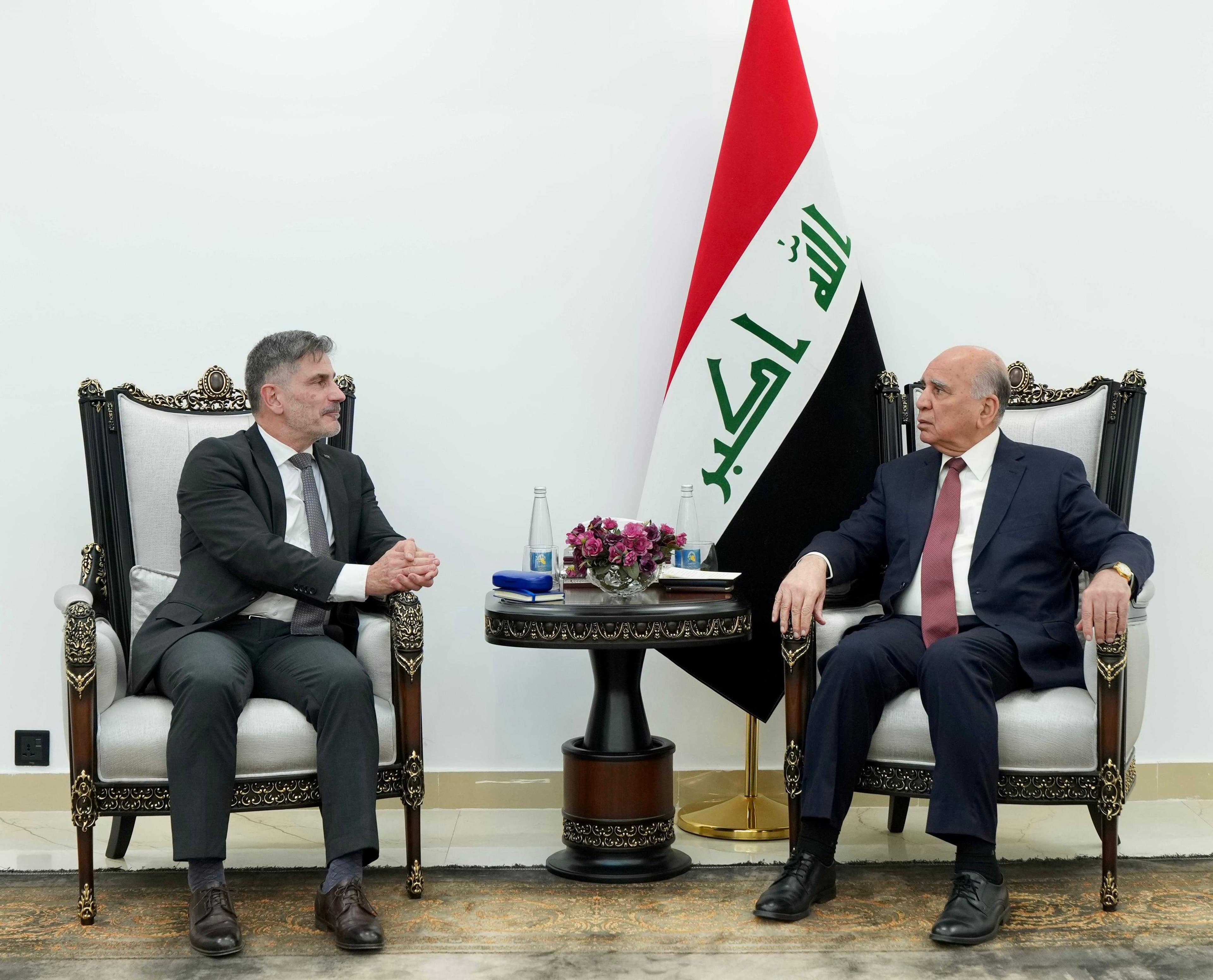 وزير الخارجية لرئيس بعثة الاتحاد الأوروبي: العراق يمر بظرف دقيق وحساس يتطلب دعماً دولياً لتجنيبه تداعيات الأزمات