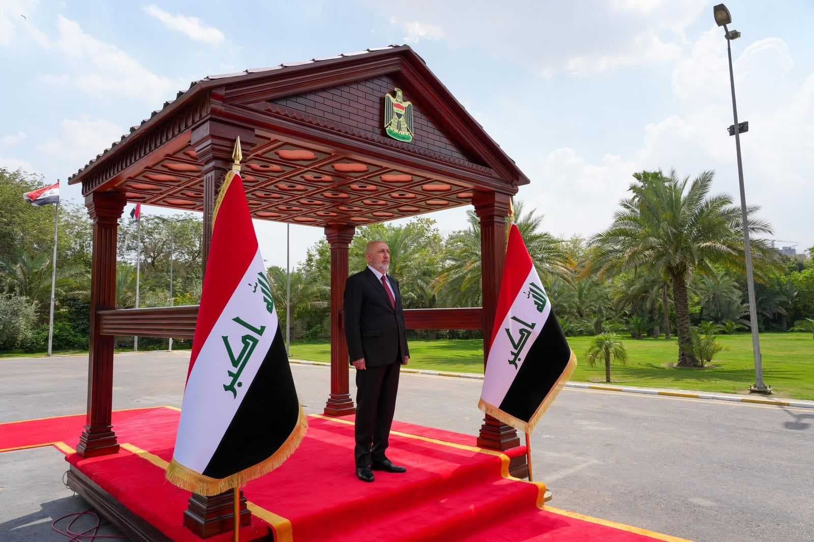 بالصور.. مراسم استلام وتسليم منصب رئاسة الجمهورية