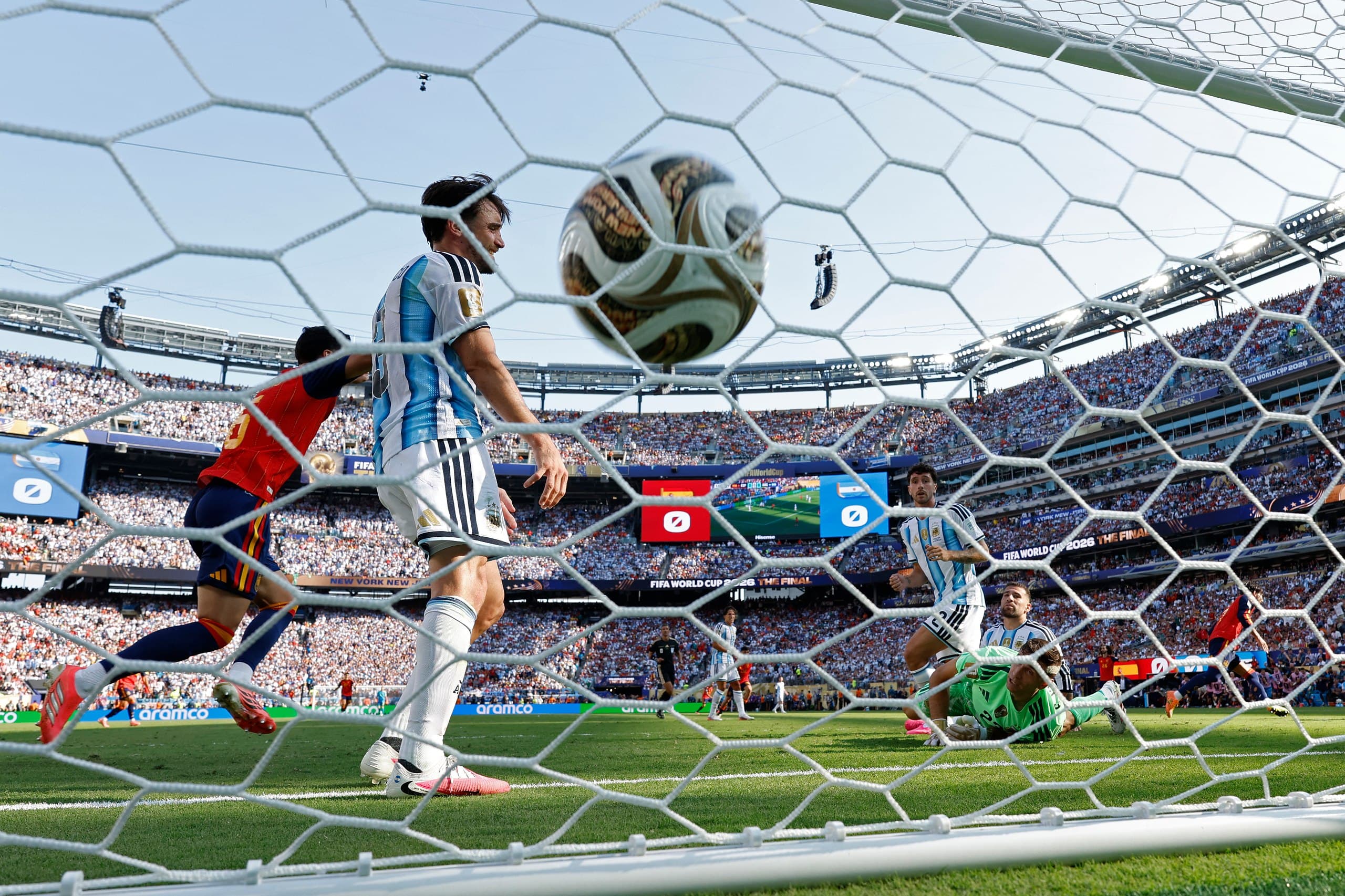 إسبانيا تكتب التاريخ وتخطف كأس العالم من الأرجنتين