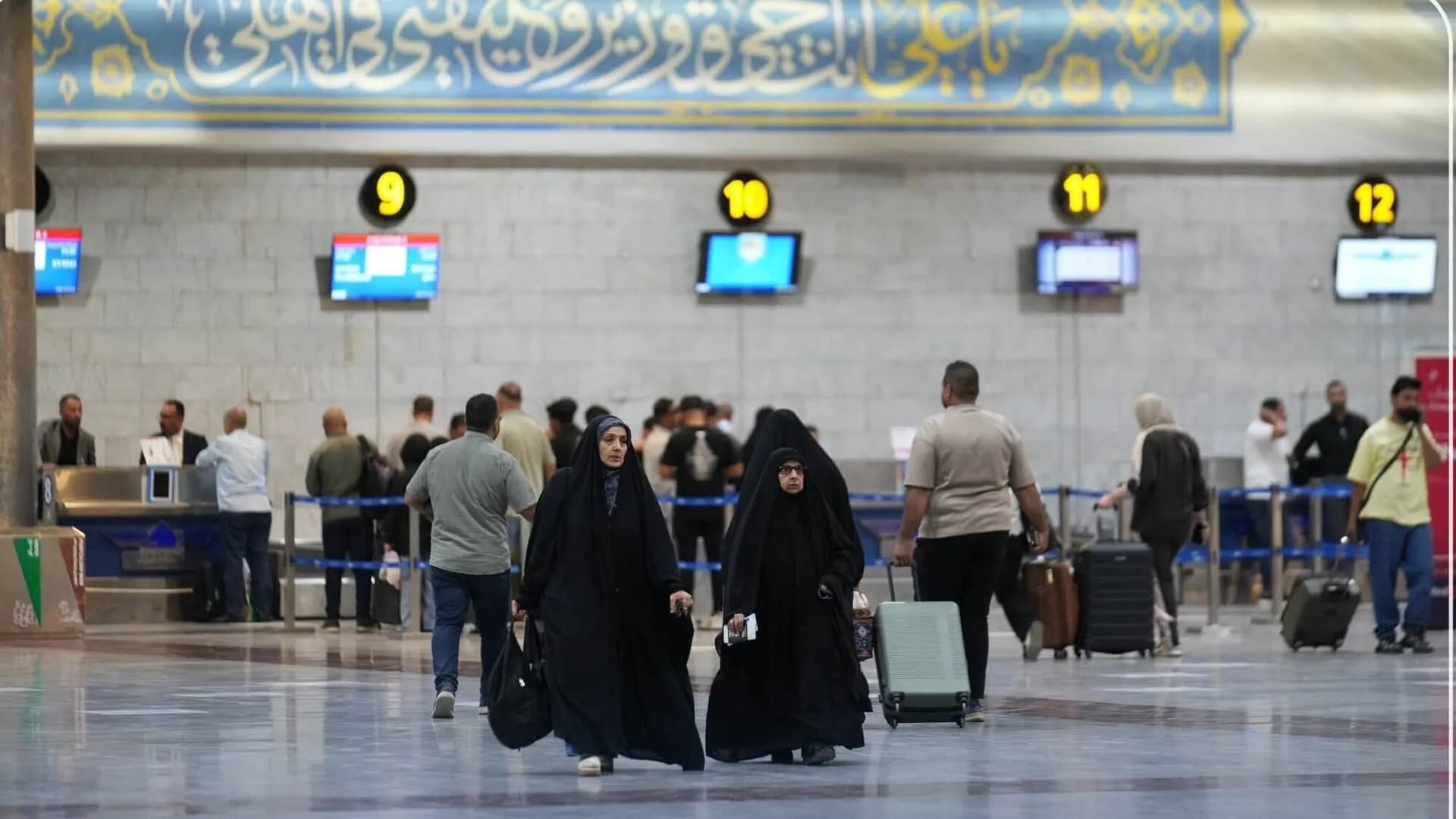 إيران تشكر الزيدي بعد اتفاق السماح بتسيير 40 رحلة يوميًا عبر مطار النجف الأشرف