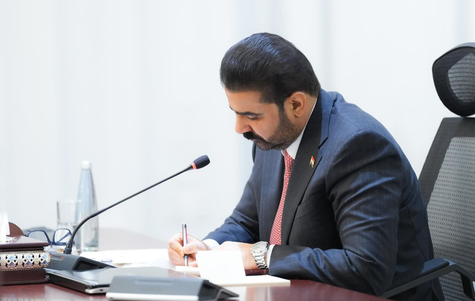 الزيدي: تأجيل استيفاء الرسوم الكمركية والضريبة على منتجات البيض والدجاج واللحوم المستوردة