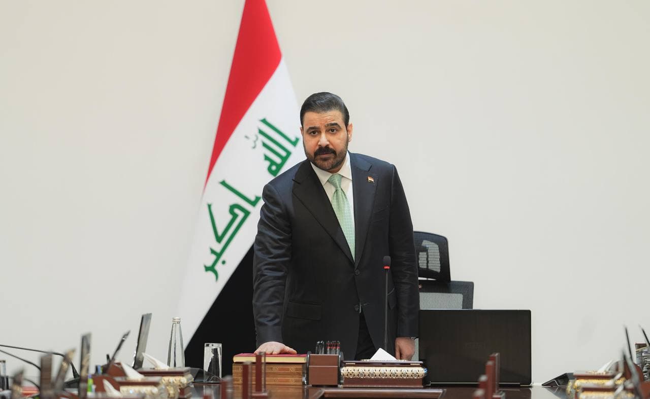 رئيس الوزراء يوجّه الوزراء الجدد بأداء قسم الشرف والتخلي عن الولاءات الحزبية والطائفية