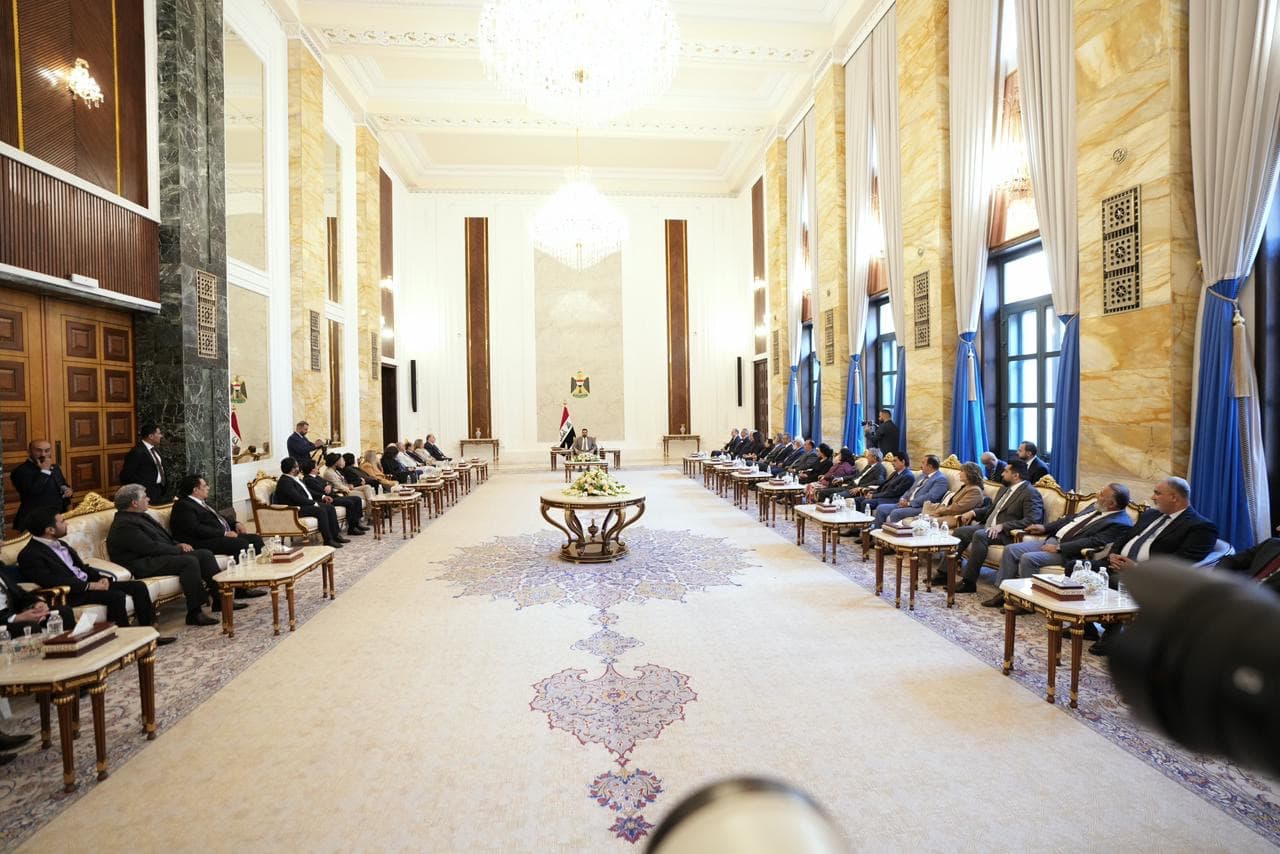 رئيس الوزراء علي الزيدي يؤكد حرص الحكومة على رعاية الفن