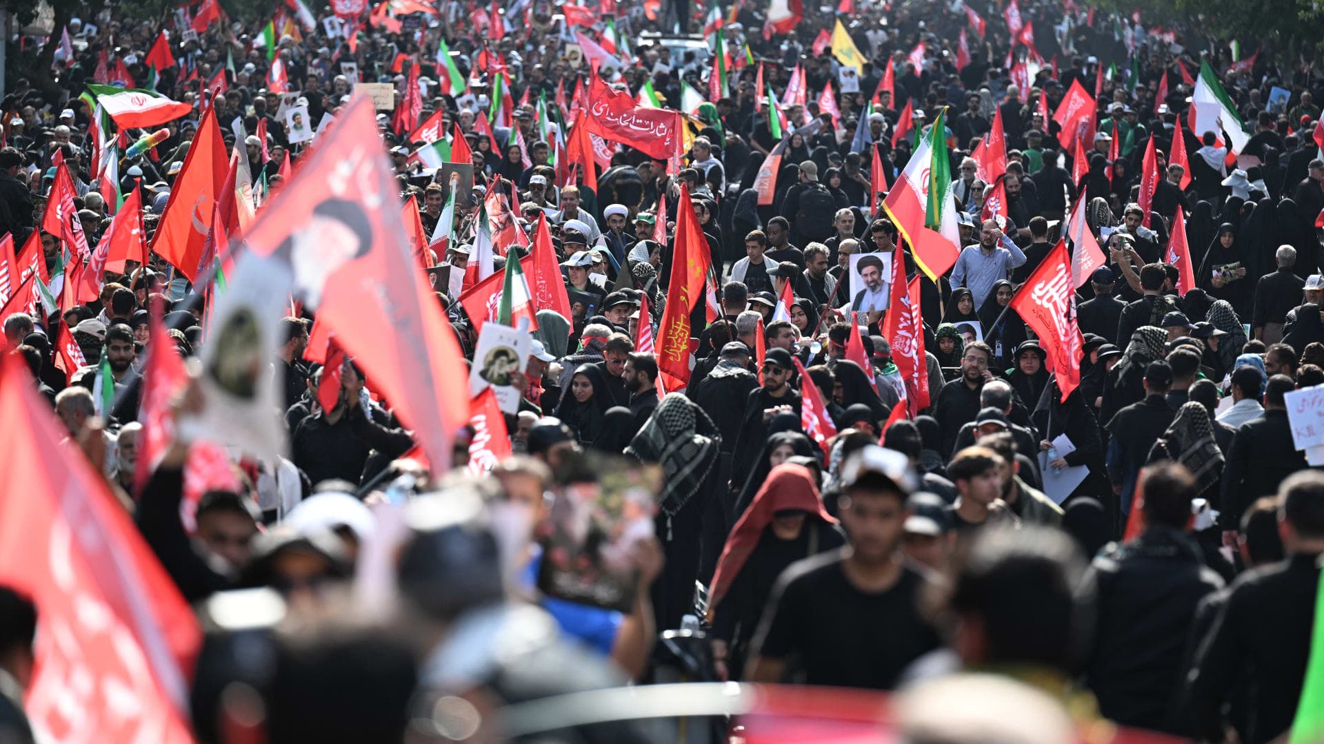 الحشد الشعبي: عدد المشاركين في مراسم تشييع الخامنئي تجاوز أربعة ملايين