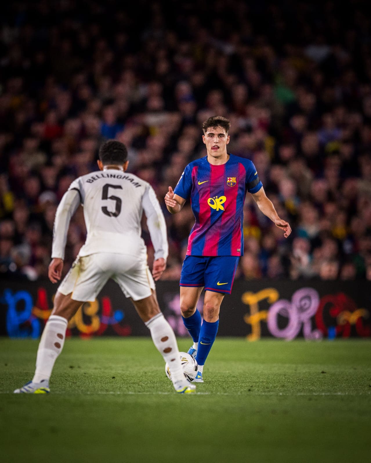 برشلونة بطلاً للدوري الإسباني بعد فوزه على ريال مدريد بهدفين نظيفين