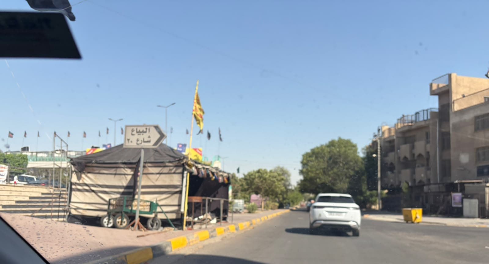 مصدر لـ"النخلة نيوز ": الخطة الامنية الخاصة الزيارة الاربعينية تدخل حيز التنفيذ  واصحاب المواكب يباشرون بنصب مواكبهم على طول الطريق المؤدية الى محافظة كربلاء