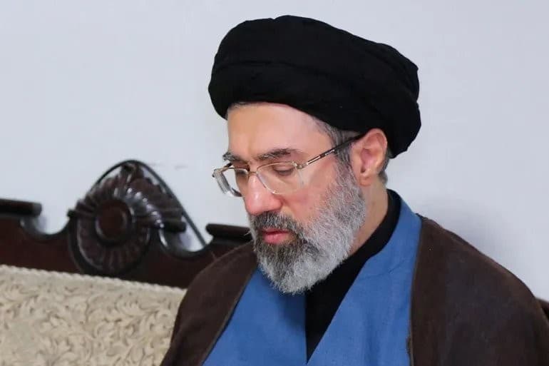 المرشد الأعلى في إيران: نقض مذكرة التفاهم أثبت مجدداً أن توقيع الرئيس الأميركي لا قيمة له