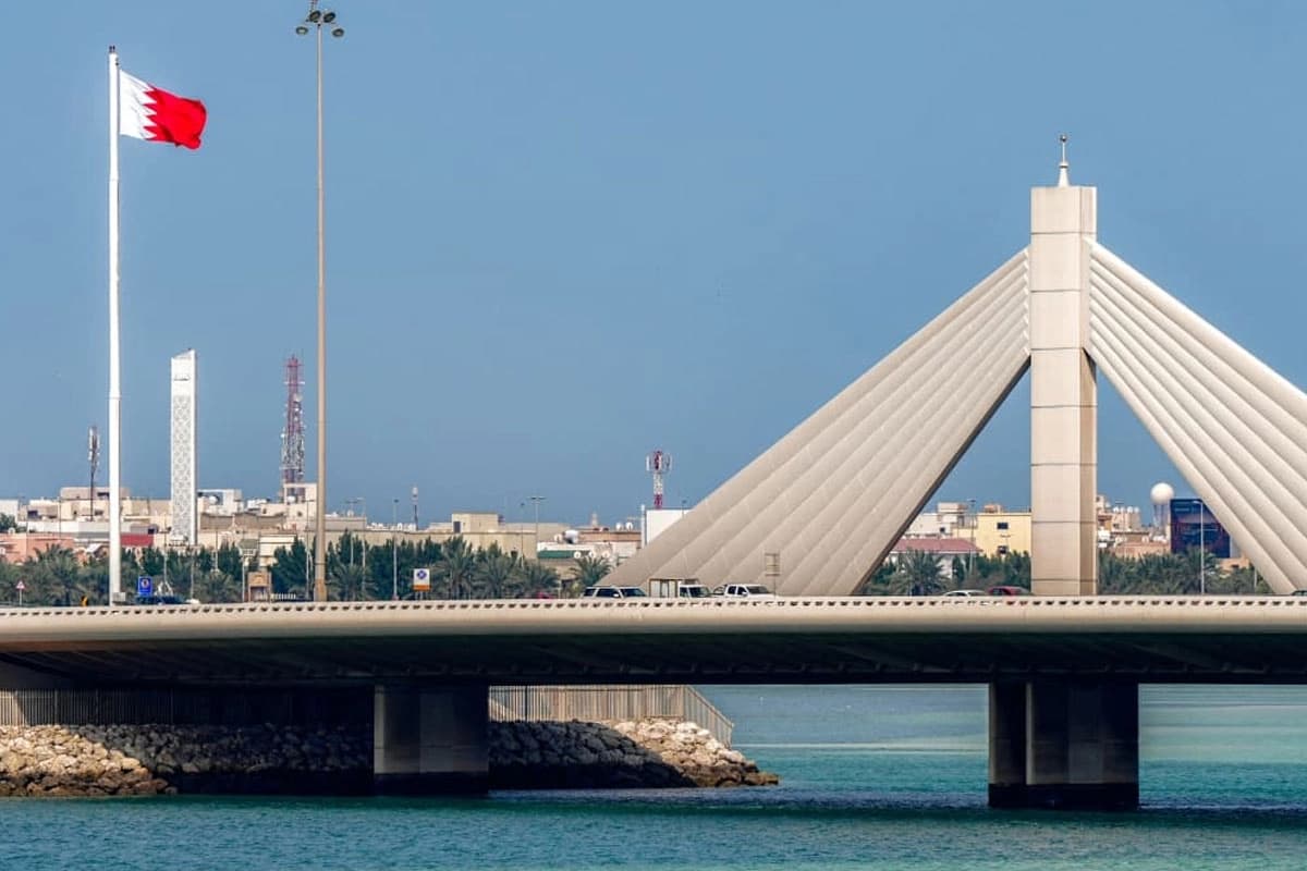 تلفزيون البحرين: الدفاعات الجوية تتصدى لأهداف إيرانية في سماء المملكة