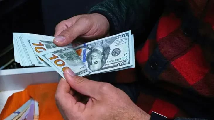 أسعار صرف الدولار بعد انتهاء عطلة زيارة الأربعين
