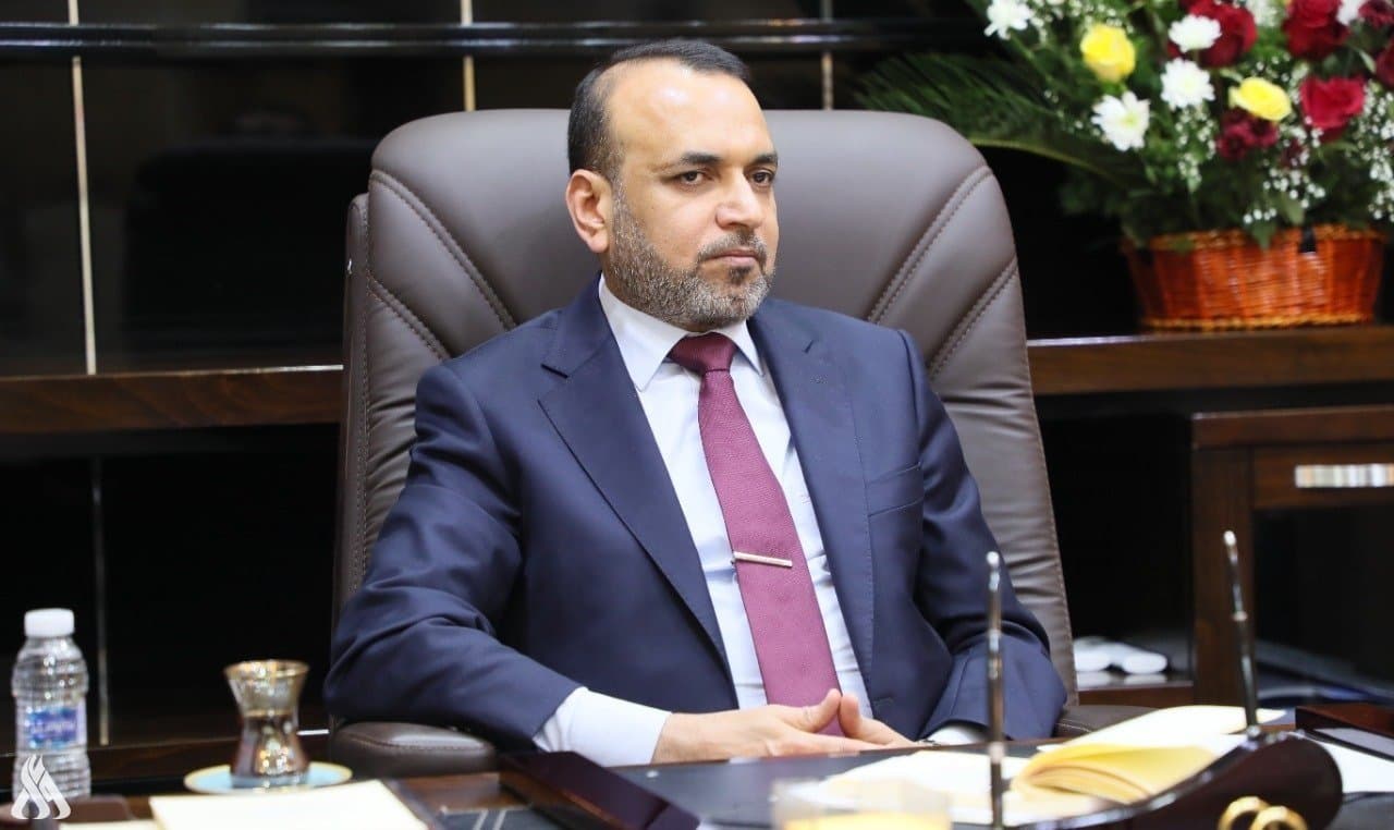 النائب والوزير السابق احمد الأسدي ينشر تسجيلاً صوتياً يكشف فيه حقيقة أنباء مداهمة منزله والإجراءات القضائية ضده