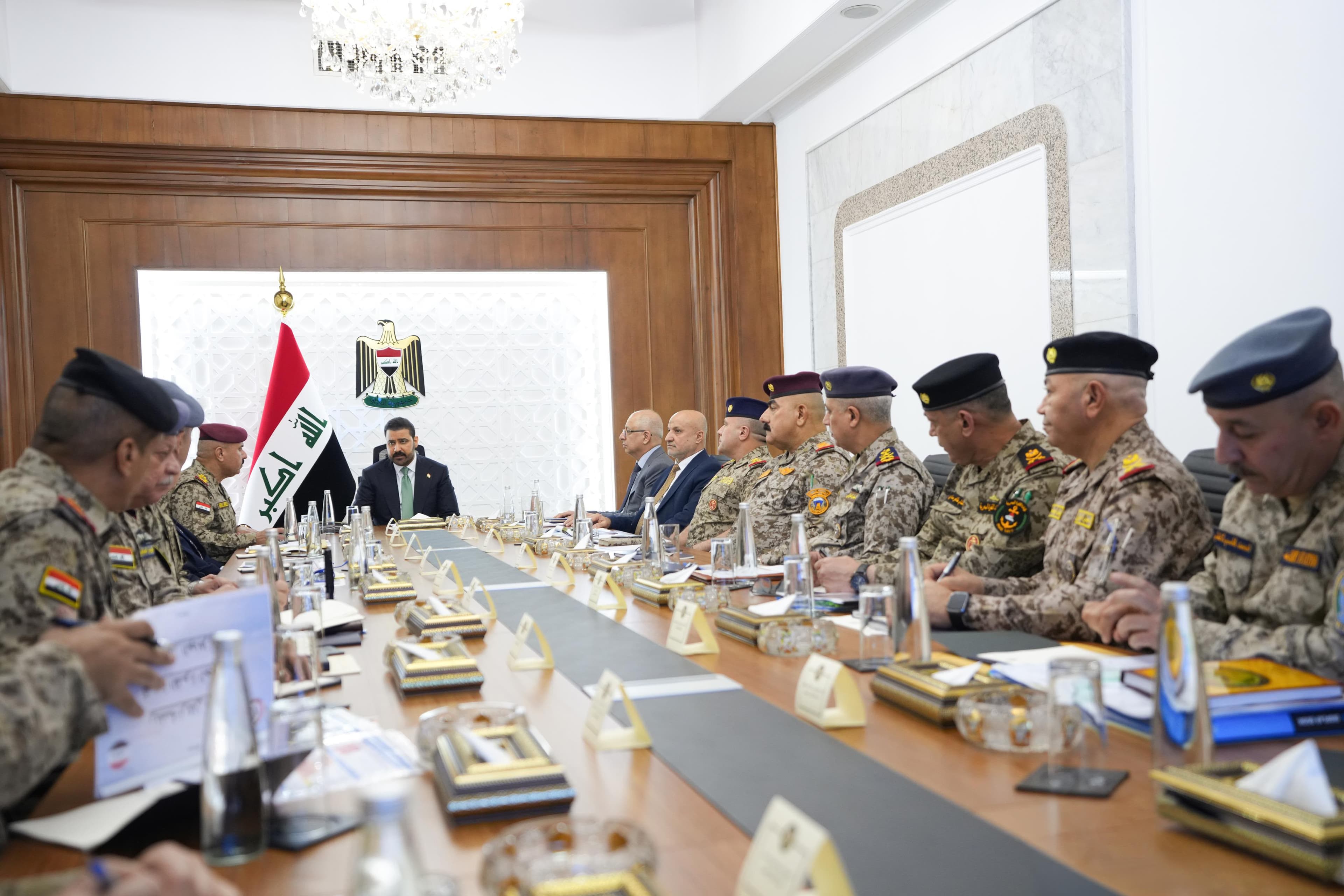 الزيدي يترأس اجتماعاً لمتابعة جاهزية القوات المسلحة
