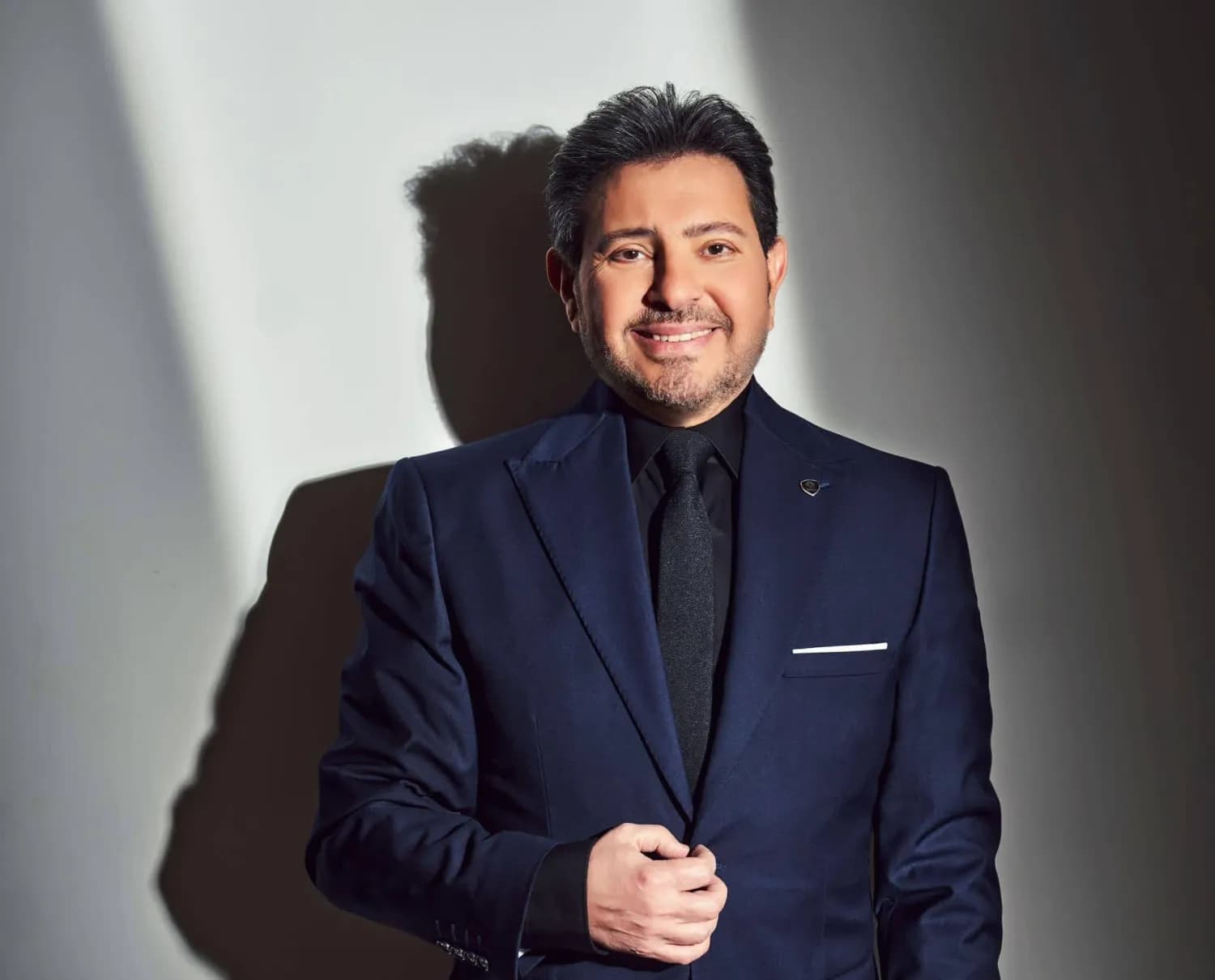 وفاة أمير الغناء العربي ⁧‫هاني شاكر‬⁩ في العاصمة الفرنسية باريس بعد صراع مع المرض