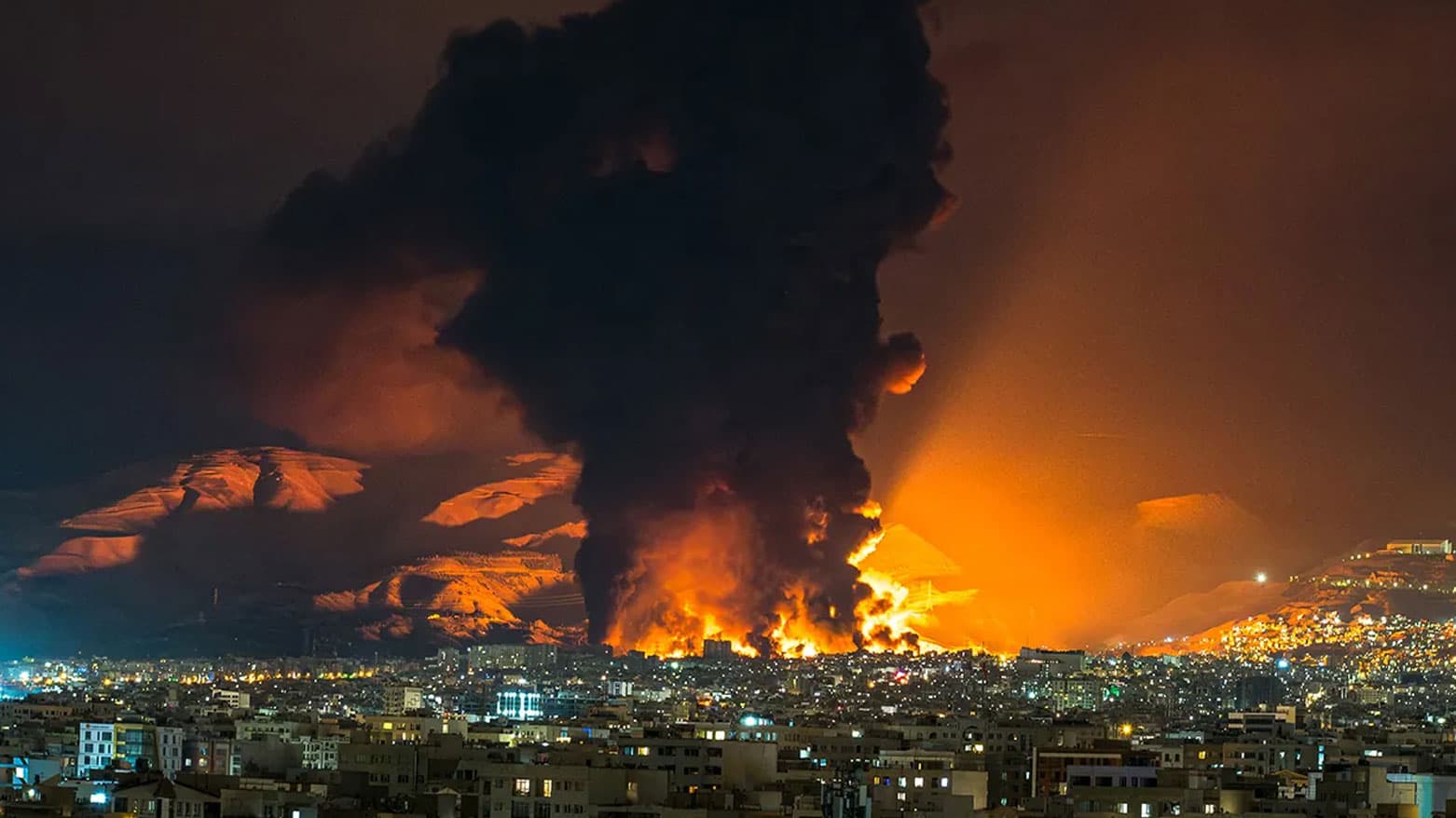 القيادة المركزية الأمريكية تعلن بدء الليلة الحادية عشرة من الضربات على إيران