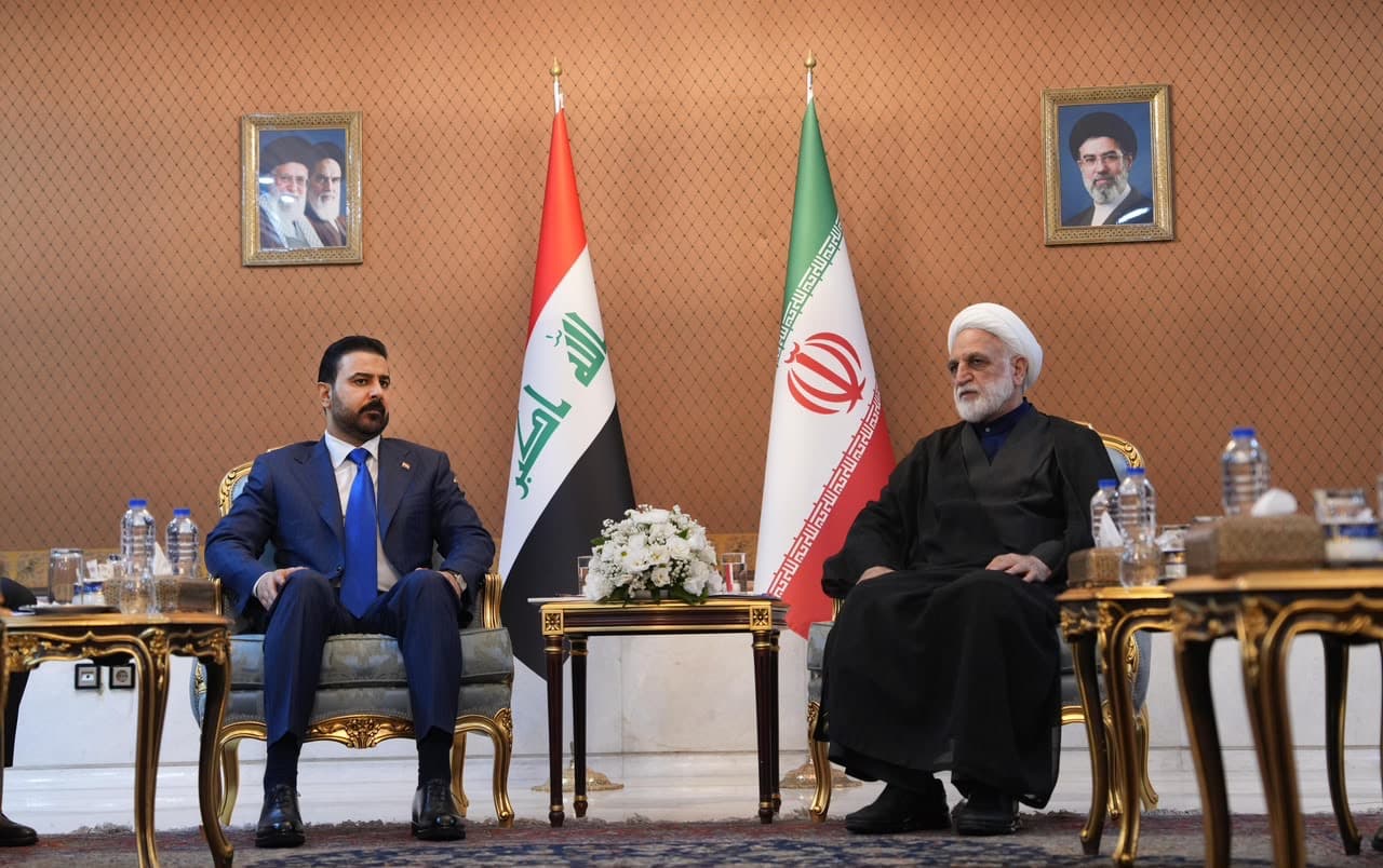 رئيس الوزراء يلتقي في طهران رئيس السلطة القضائية الإيرانية