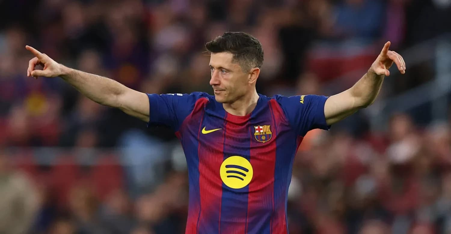 ليفاندوفسكي يعلن رحيله رسمياً عن برشلونة