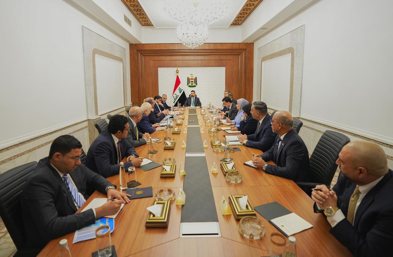 الزيدي يوجّه بحزمة مالية لتنشيط الاقتصاد وتمويل المشاريع وتسديد مستحقات المقاولين والمزارعين