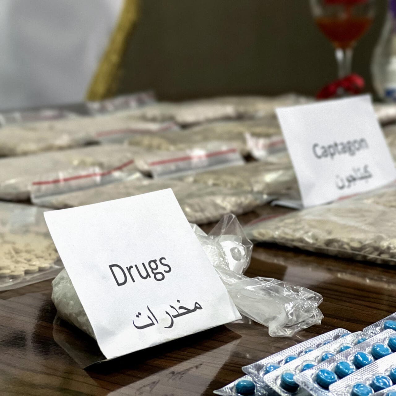 الإطاحة بثلاثة متهمين وضبط 5 كغم من الكريستال في أربيل