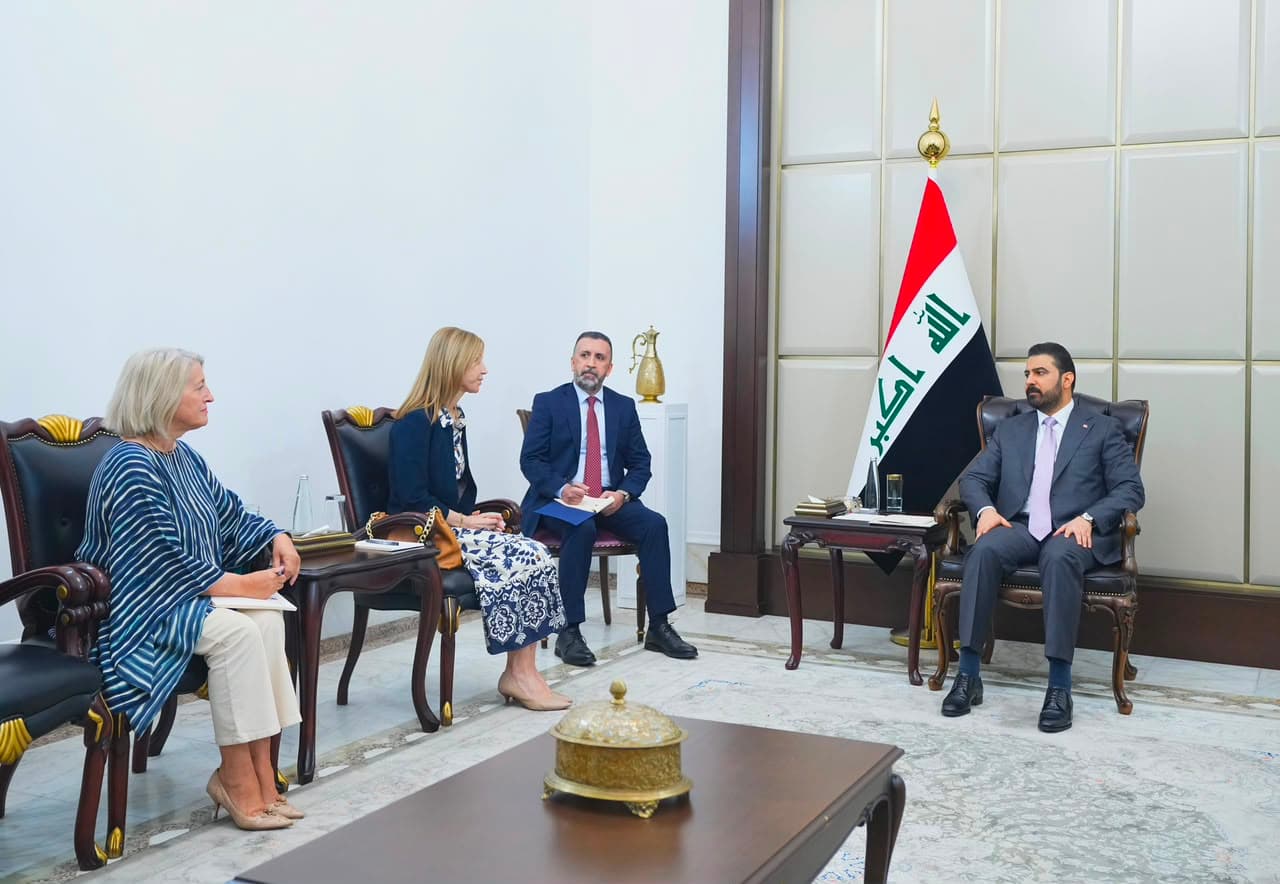 رئيس مجلس الوزراء يستقبل السفيرة الإسبانية لدى العراق