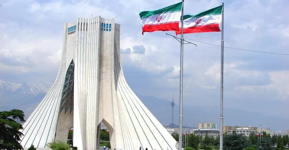 طهران: مباحثات مرتقبة مع سلطنة عُمان حول إدارة مضيق هرمز