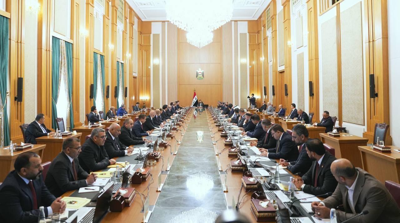 رئيس مجلس الوزراء يؤكد تكامل العمل الخدمي ومكافحة الفساد وحصر السلاح بيد الدولة