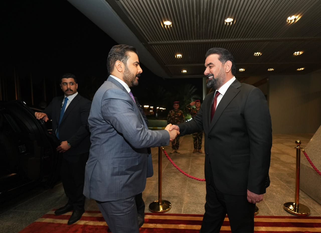 الزيدي أمام البرلمان.. توضيح حكومي بشأن أسباب تغيير سعر صرف العملة الأجنبية