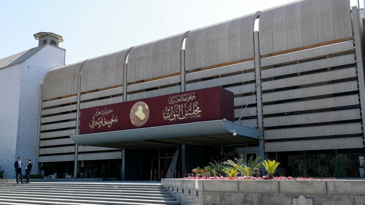 بالوثيقة.. طلب نيابي لعقد جلسةٍ طارئة لمناقشة أسباب تأخر صرف رواتب الموظفين