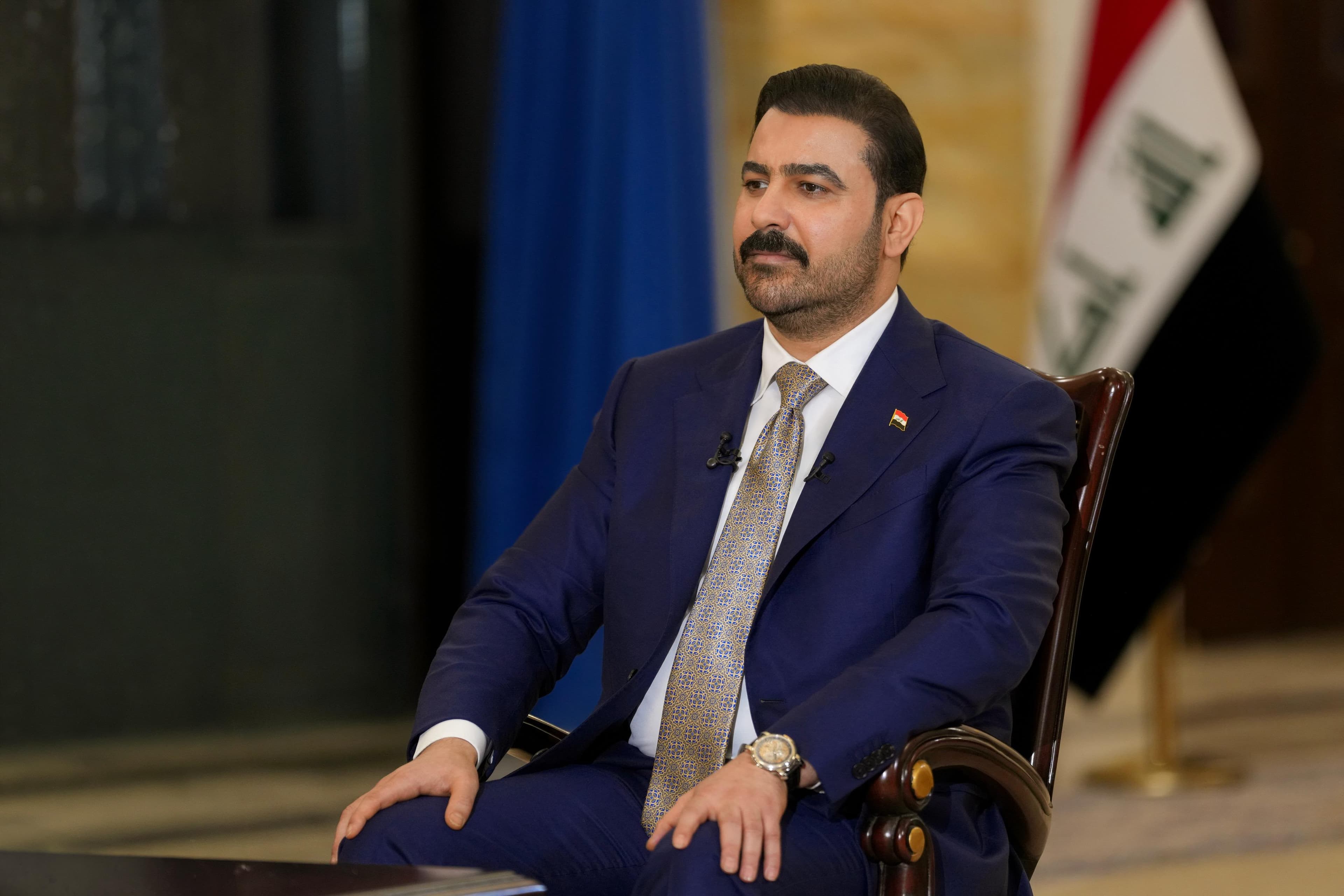 مبادرة «وطن» بين الترقب والتحذيرات.. الحكومة تكشف حقيقة استمارات التقديم