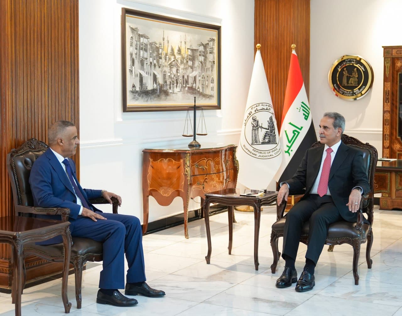 رئيس مجلس القضاء الأعلى يبحث مع وزير الدفاع المعالجات القانونية للدعاوى الخاصة بالوزارة