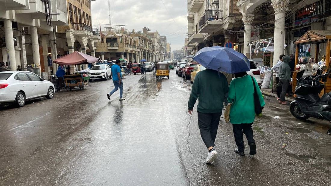 طقس العراق.. زخات مطرية مساء اليوم وحرارة عشرينية وثلاثينية