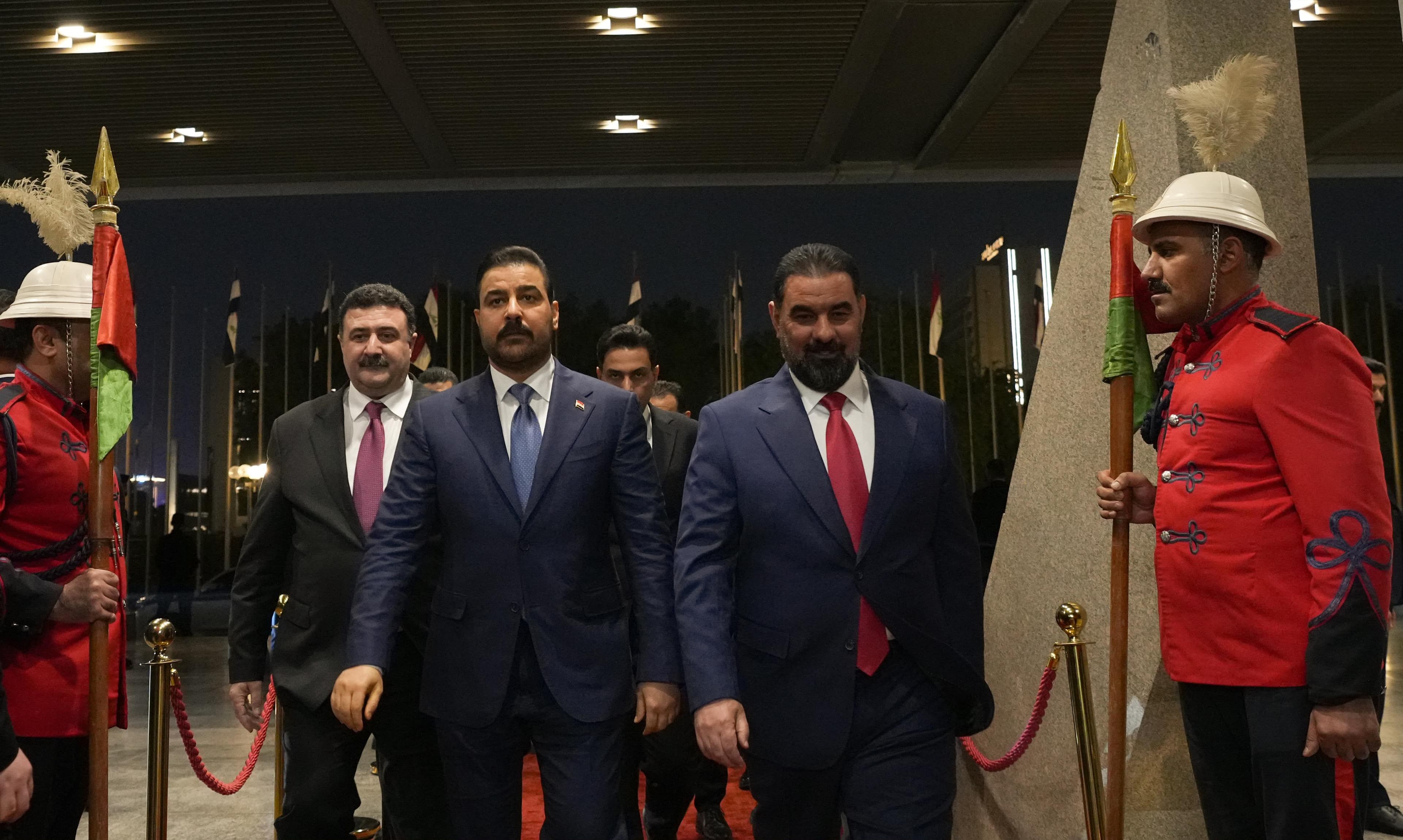 الزيدي يعلن اكتمال الكابينة الوزارية ويتعهد بتحويل الخطط الحكومية إلى إنجازات ملموسة