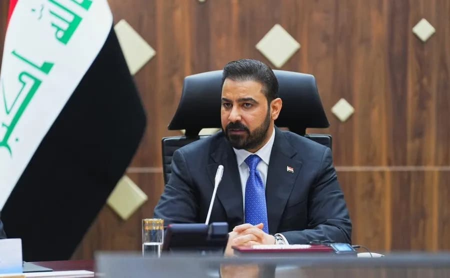 الزيدي يأمر بتشكيل لجنة تحقيقية بشأن التجاوز على علم الولايات المتحدة خلال يوم السيادة