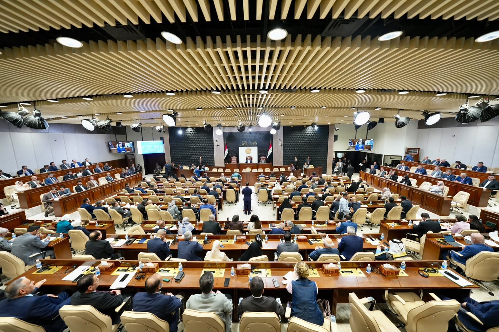 البرلمان يحوّل جلسة اليوم إلى مناقشة عامة لسعر الدولار