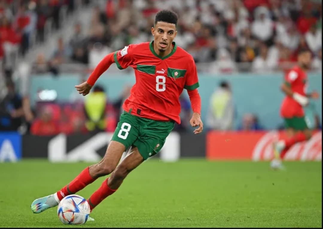 برشلونة يستقر على التعاقد مع نجم عربي لتعويض غياب دي يونغ