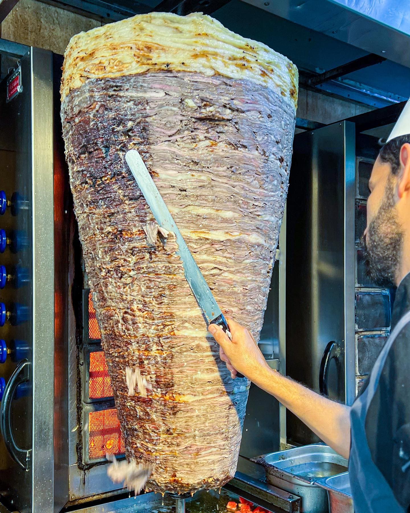 أطيب لفة قص بالكرادة؟ 🥙