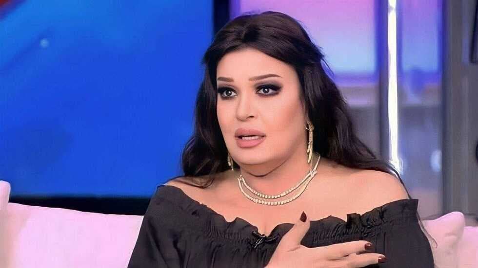 بيع مقتنيات فنانين.. "جلباب" فيفي عبده بـ100 ألف دولار