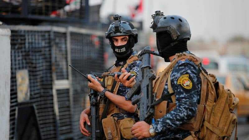 الاطاحة بـ 3 متهمين وضبط أسلحة غير مرخصة في محافظتين
