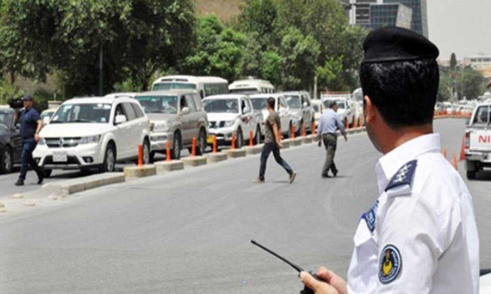 المرور تحول سير الطريق لقادم من جامعة بغداد الى ساحة الحرية