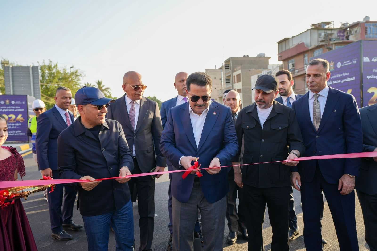 رئيس الوزراء: الحكومة ماضية بتحقيق وعودها في تنفيذ المشاريع الخدمية ببغداد والمحافظات