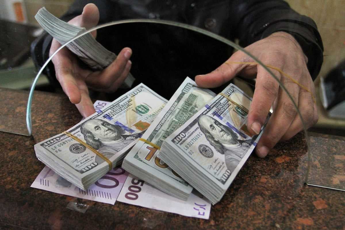 أسعار صرف الدولار في 7 محافظات عراقية عند الاغلاق