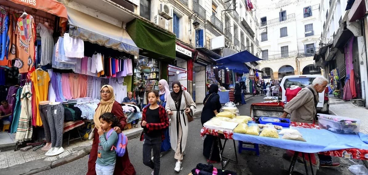 سحب ملابس نسائية "مسرطنة" من أسواق الجزائر