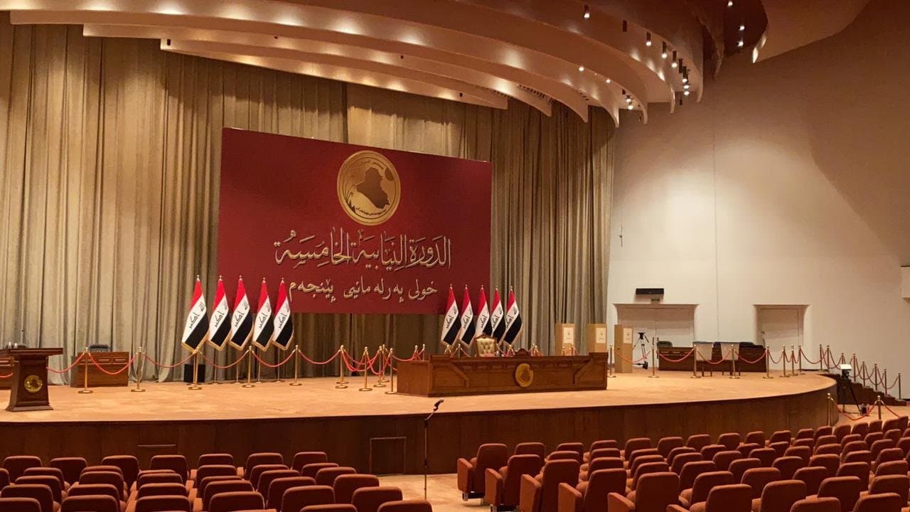 البرلمان يؤجل انعقاد جلسته نصف ساعة