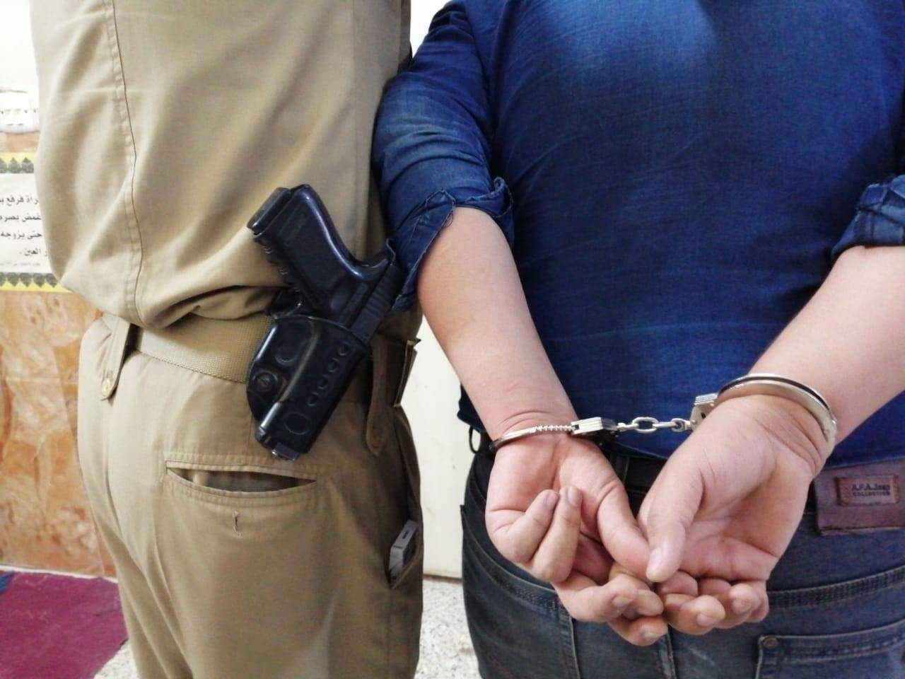 جهاز مكافحة الإرهاب يلقي القبض على تاجري مخدرات وإرهابي في ثلاث محافظات