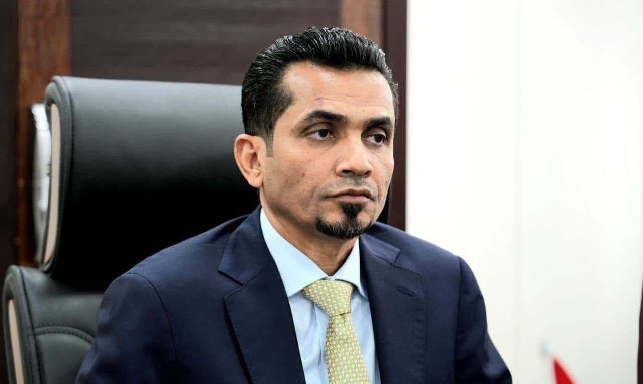 وزير النقل يشكل لجنة تحقيقية للوقوف على ملابسات تأخر رحلات السفر في مطار بغداد