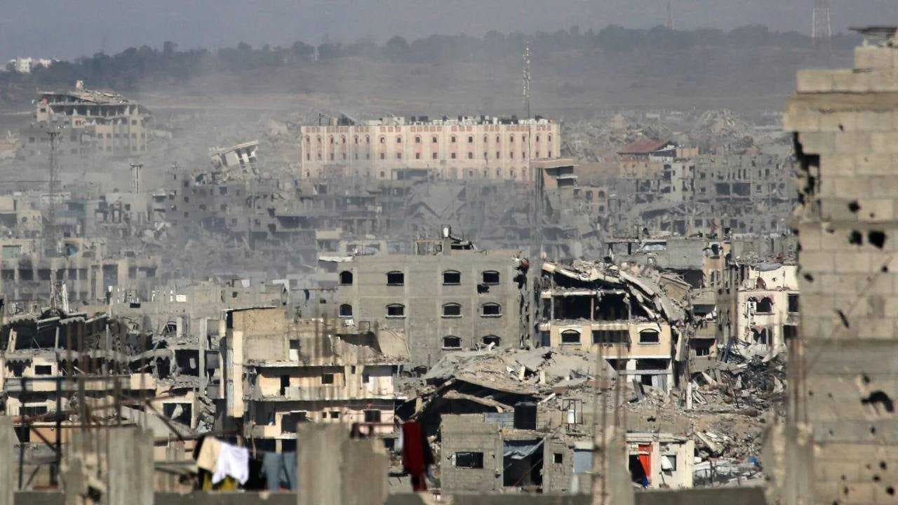 غارات إسرائيلية عنيفة تهز غزة.. عشرات الشهداء والجرحى المدنيين