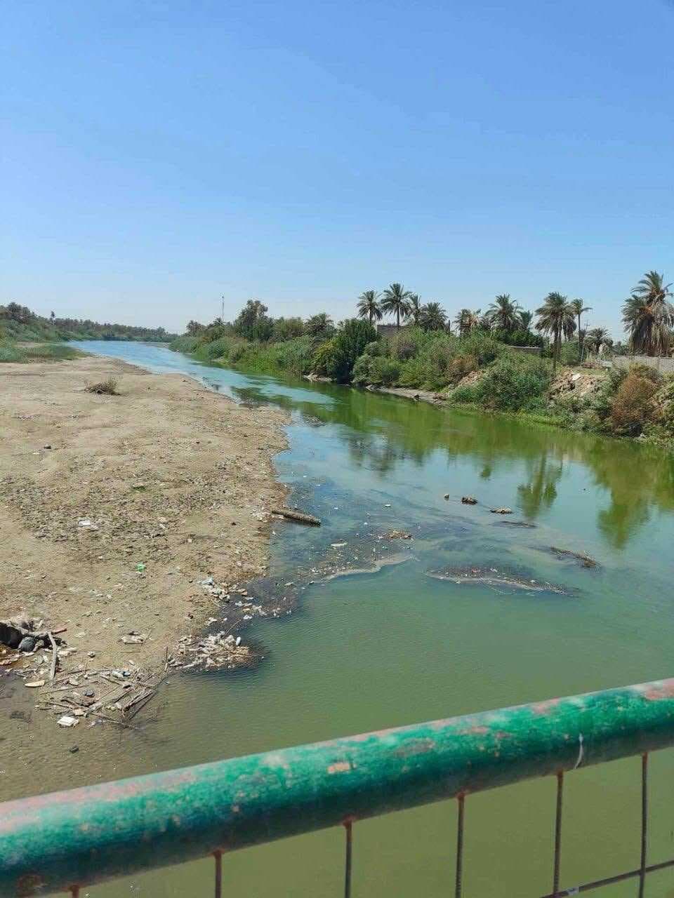 جفاف كبير يضرب نهر الفرات في الديوانية ويثير القلق (صور)
