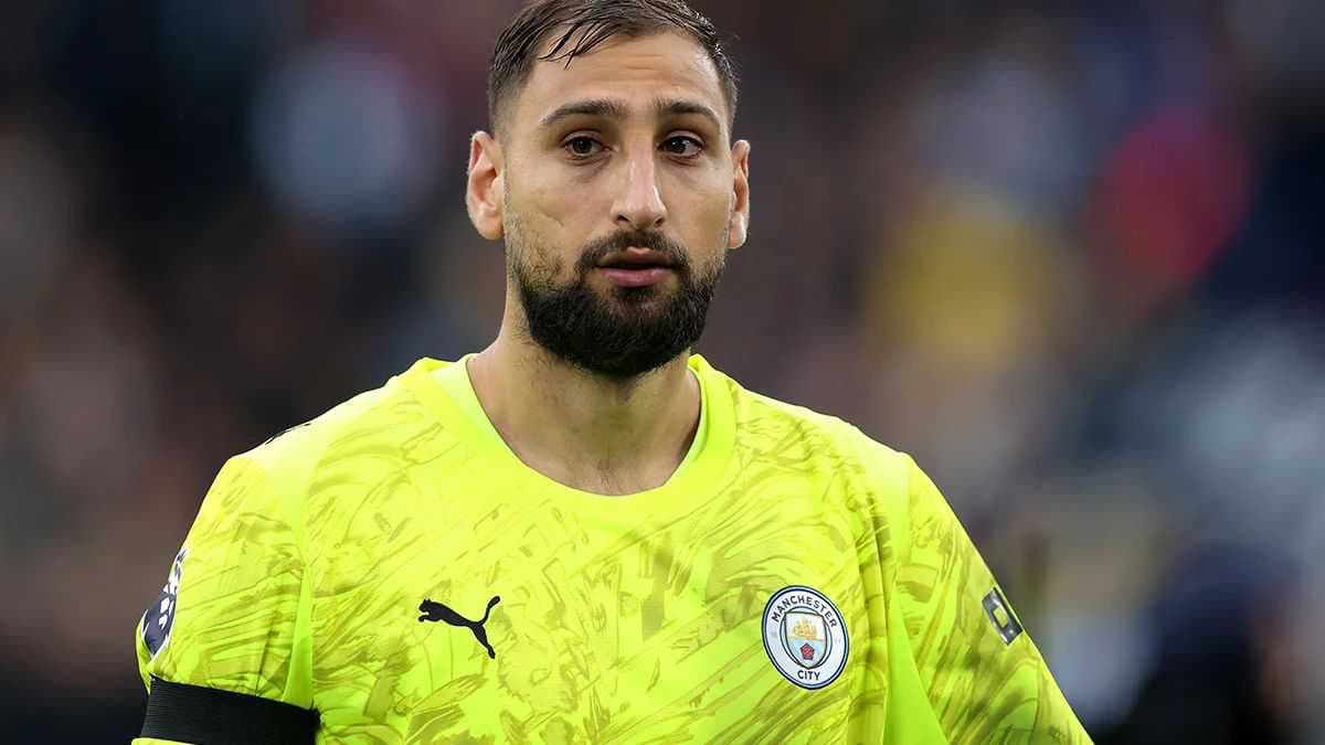 جيانلويجي دوناروما يحصد جائزة ياشين كأفضل حارس في العالم