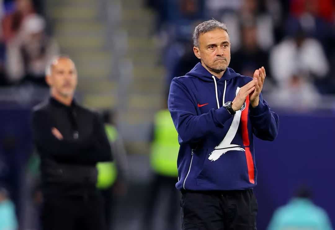 لويس إنريكي يتوج بجائزة يوهان كرويف كأفضل مدرب في العالم