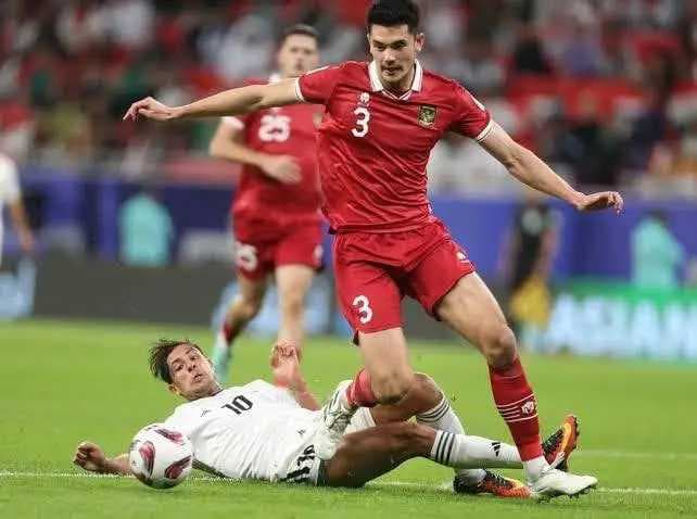 المنتخب العراقي يتقدم بهدف على إندونيسيا في تصفيات كأس العالم 2026
